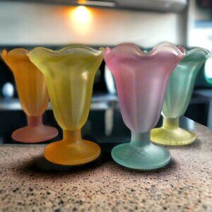 LIBBEY KA-DINKS Vintage Frosted Tulip Shaped Scalloped Edge Pastel Cups